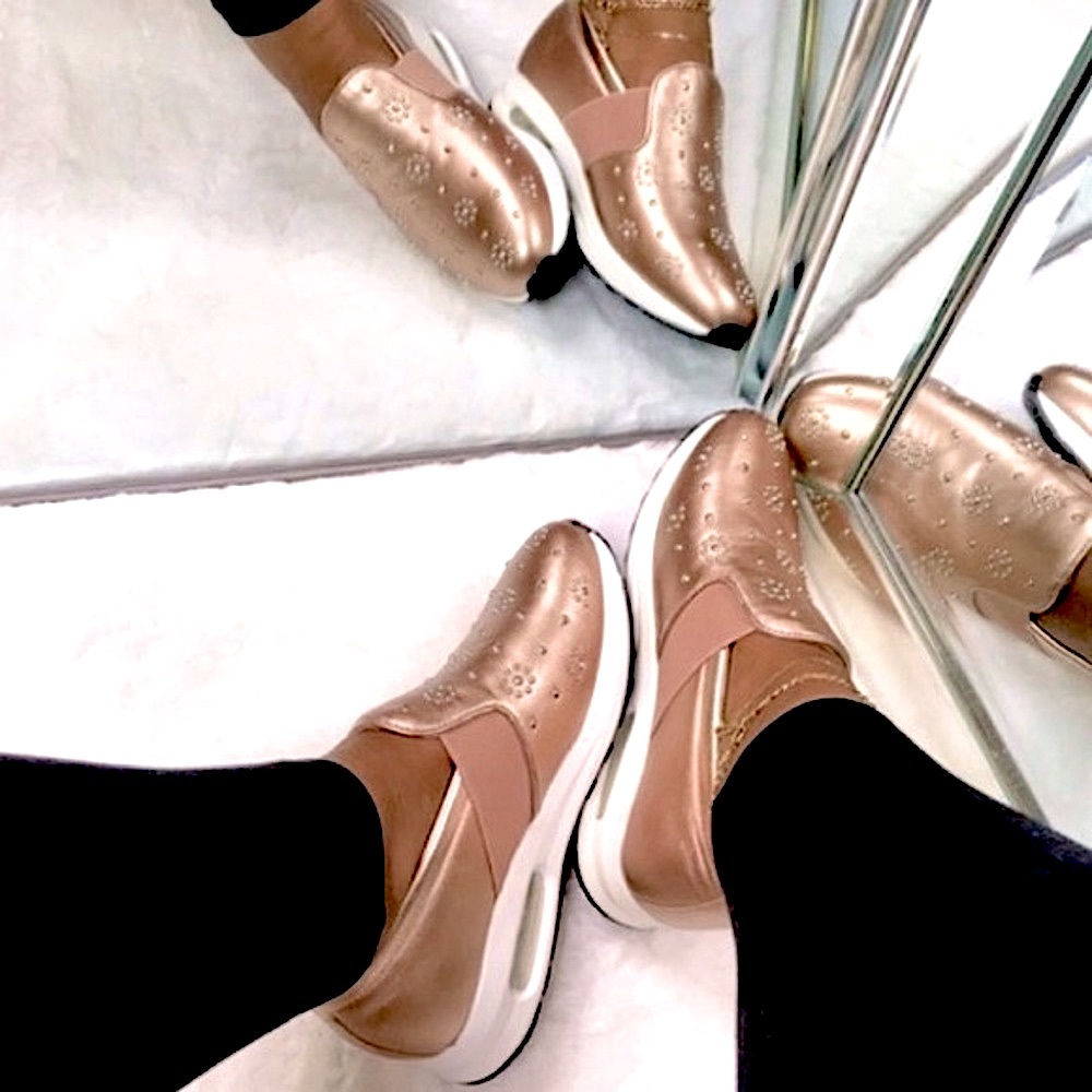 ✌🏼 #503 Super Cute Slip-On Comfort Woman’s Sneakers